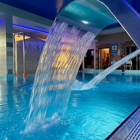Hotel Victoria Bolszewo Ngoại thất bức ảnh
