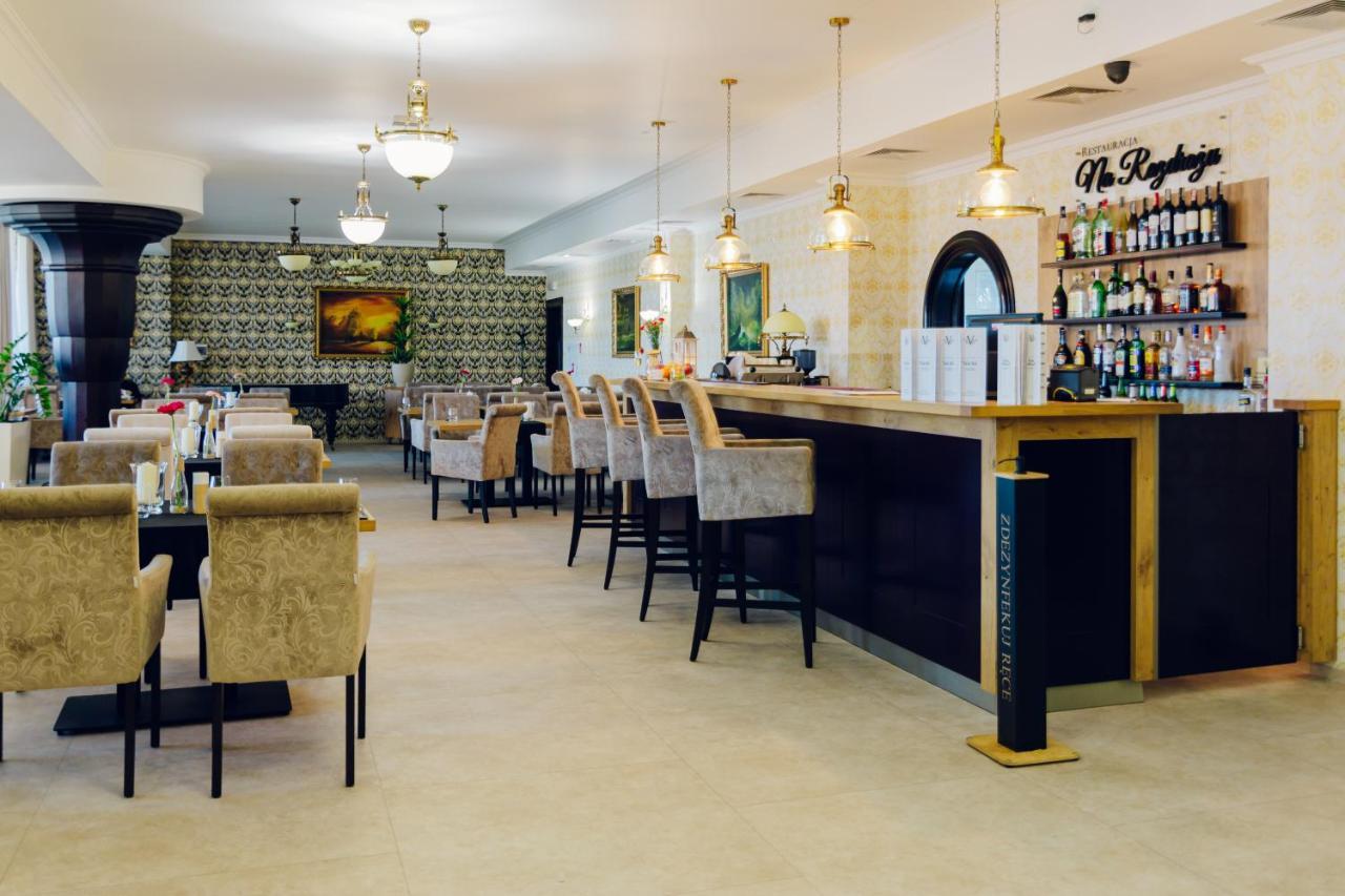 Hotel Victoria Bolszewo Ngoại thất bức ảnh