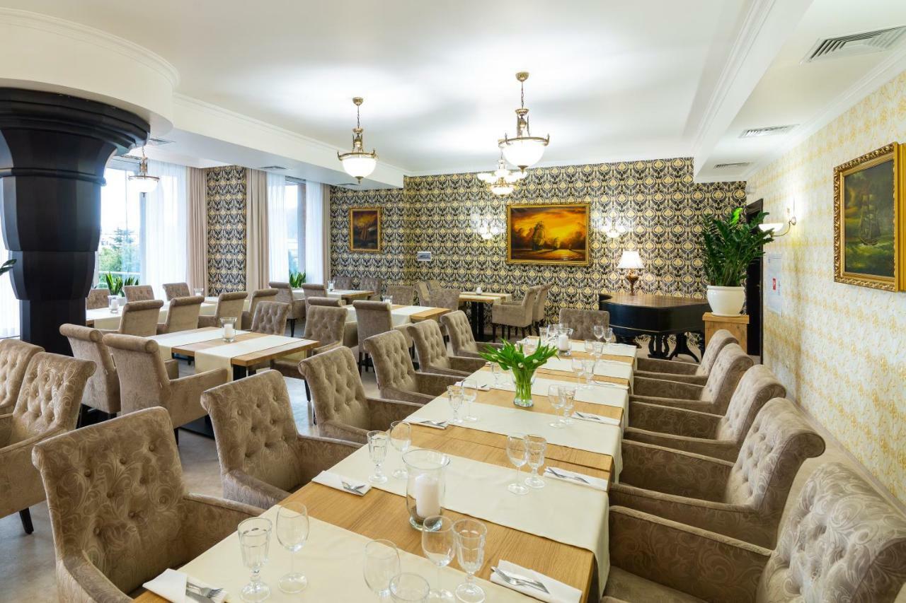 Hotel Victoria Bolszewo Ngoại thất bức ảnh